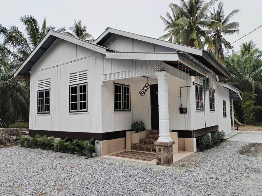 Anggerik Homestay suasana kampung photo 1