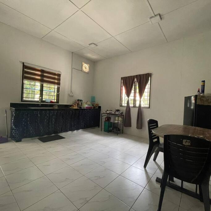 Anggerik Homestay suasana kampung photo 6