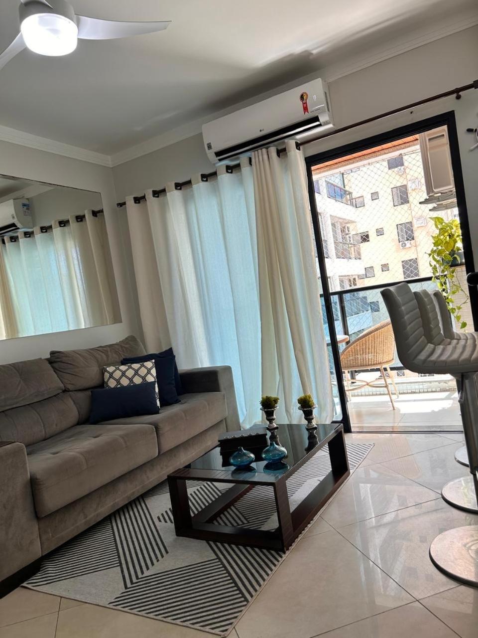 Flat Pitangueira com Piscina-Capitânia Varan