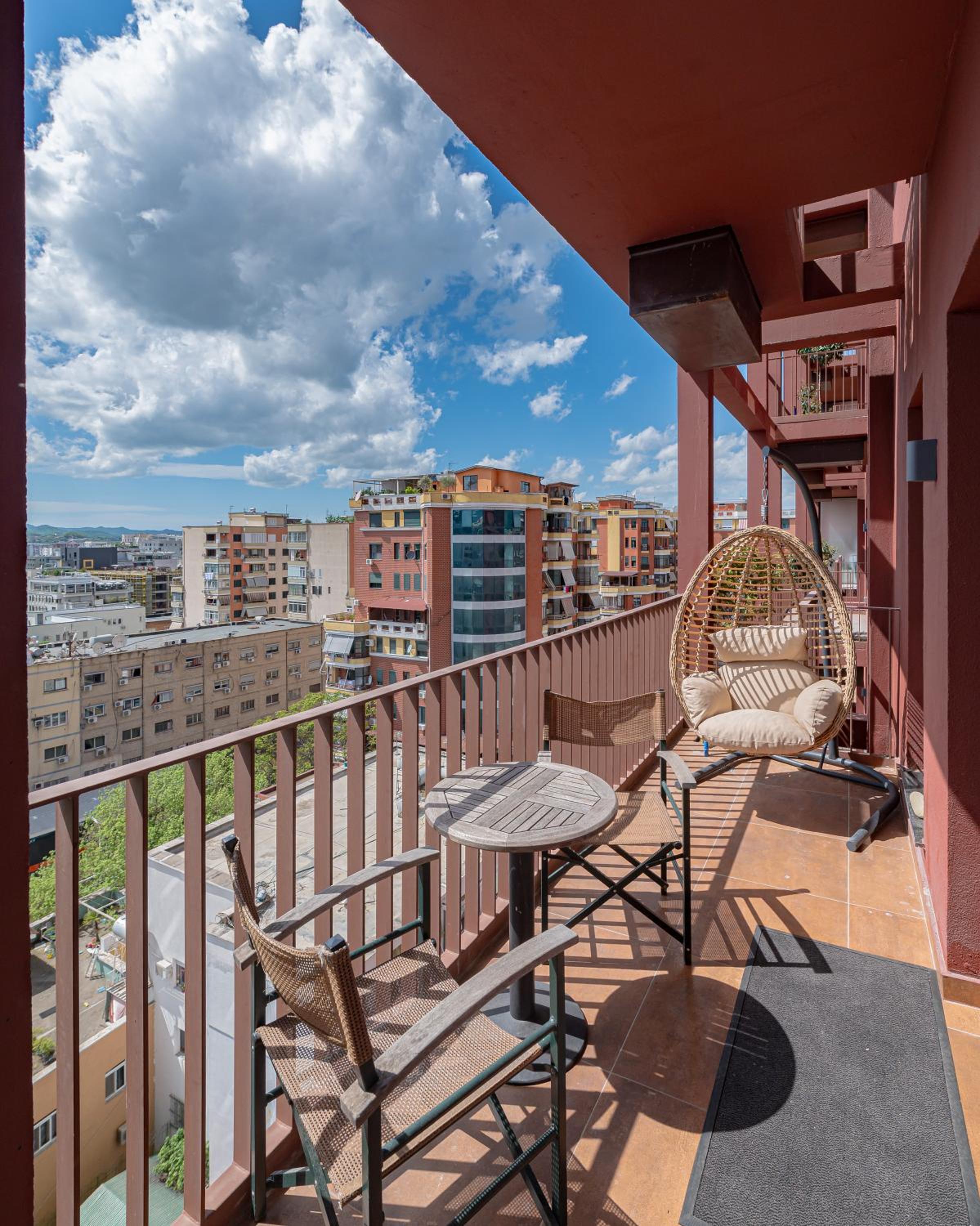 Akira Cozzy Apartments