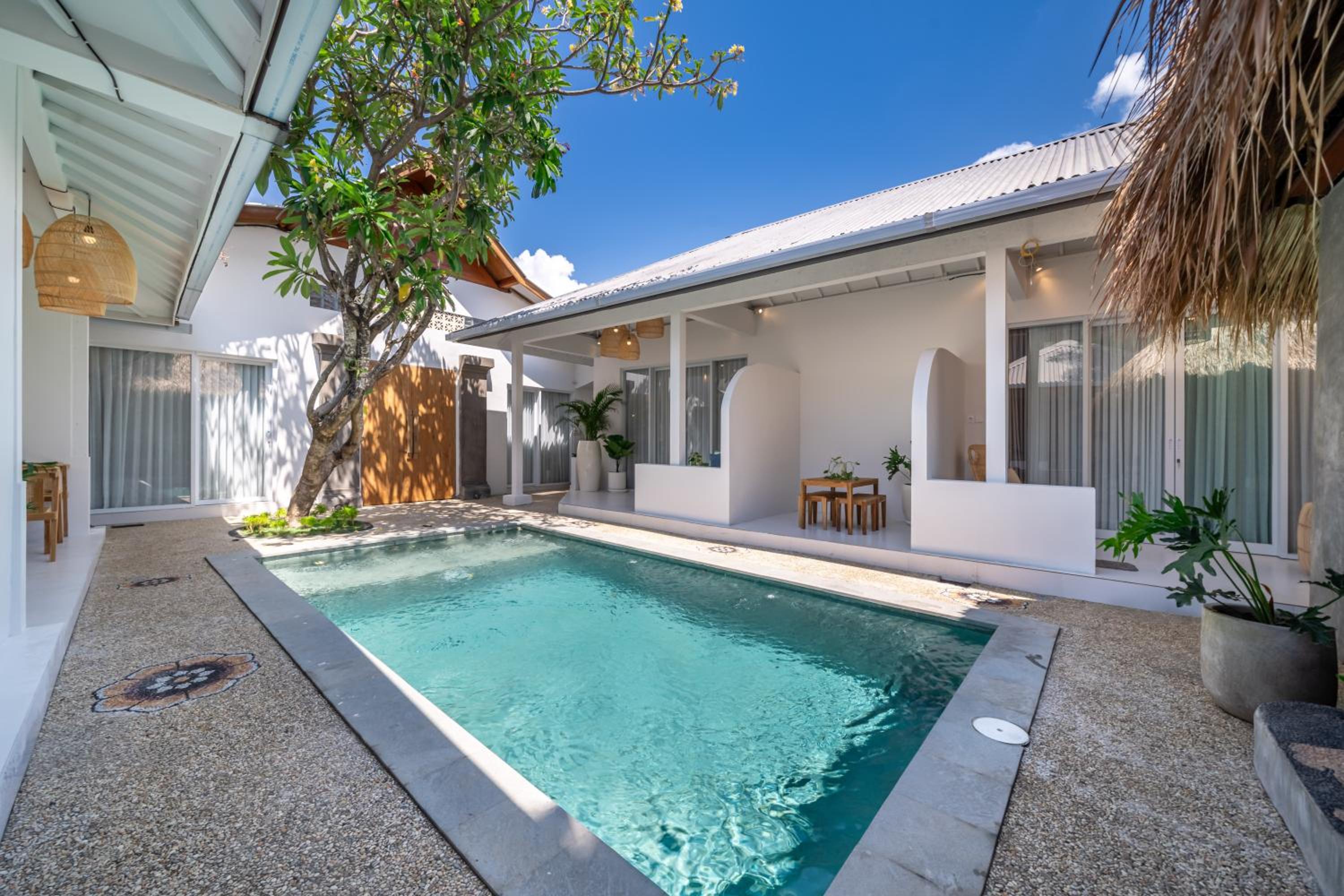 The Hepburn Seminyak ADULTS ONLY Chic Boutique Room with Pool 900m Walk to Beach