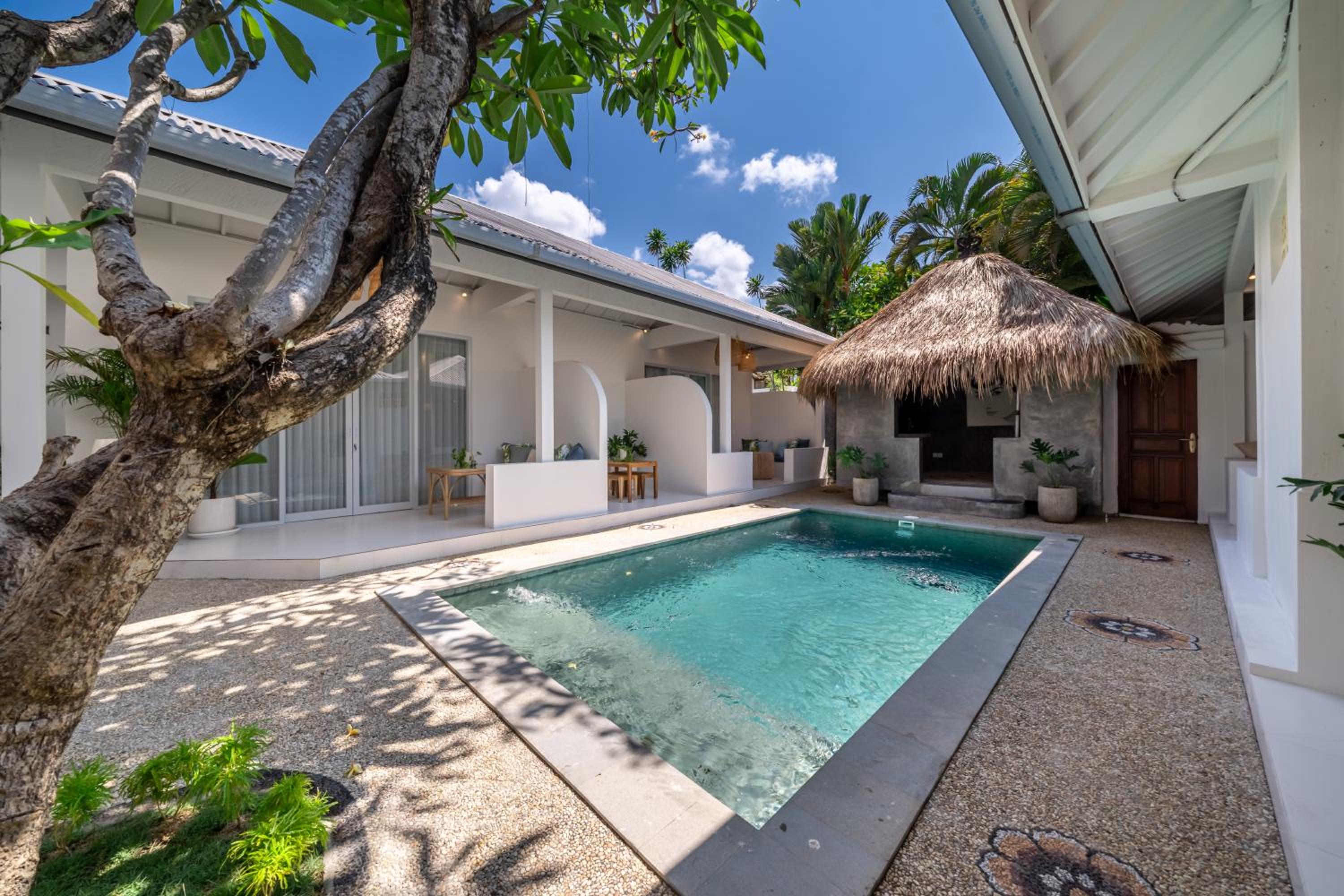 The Hepburn Seminyak ADULTS ONLY Chic Boutique Room with Pool 900m Walk to Beach