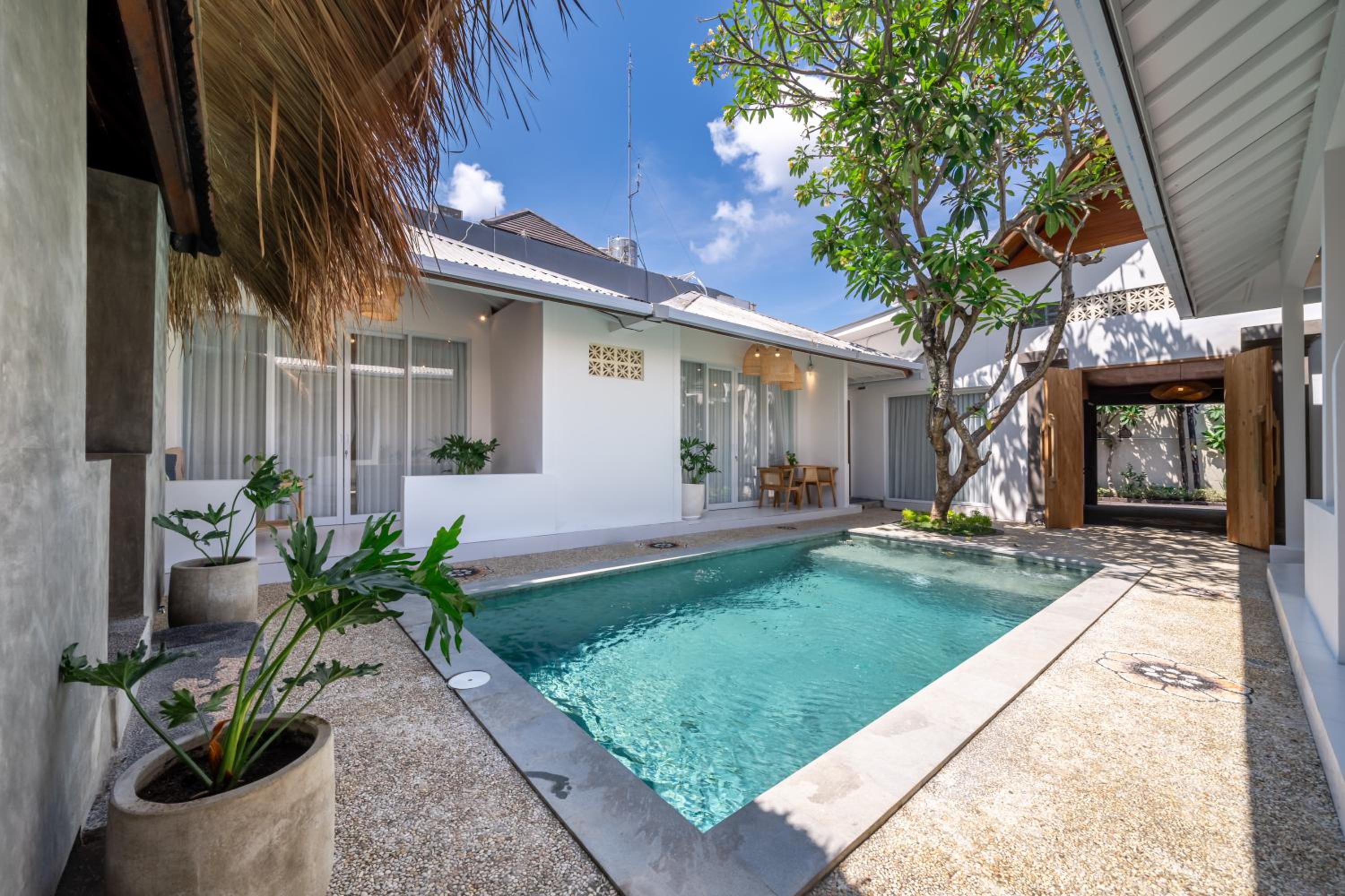 The Hepburn Seminyak ADULTS ONLY Chic Boutique Room with Pool 900m Walk to Beach