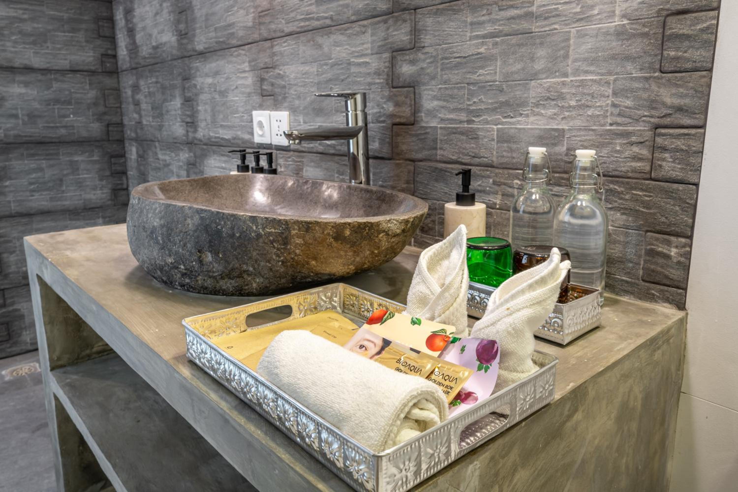 The Hepburn Seminyak ADULTS ONLY Chic Boutique Room with Pool 900m Walk to Beach