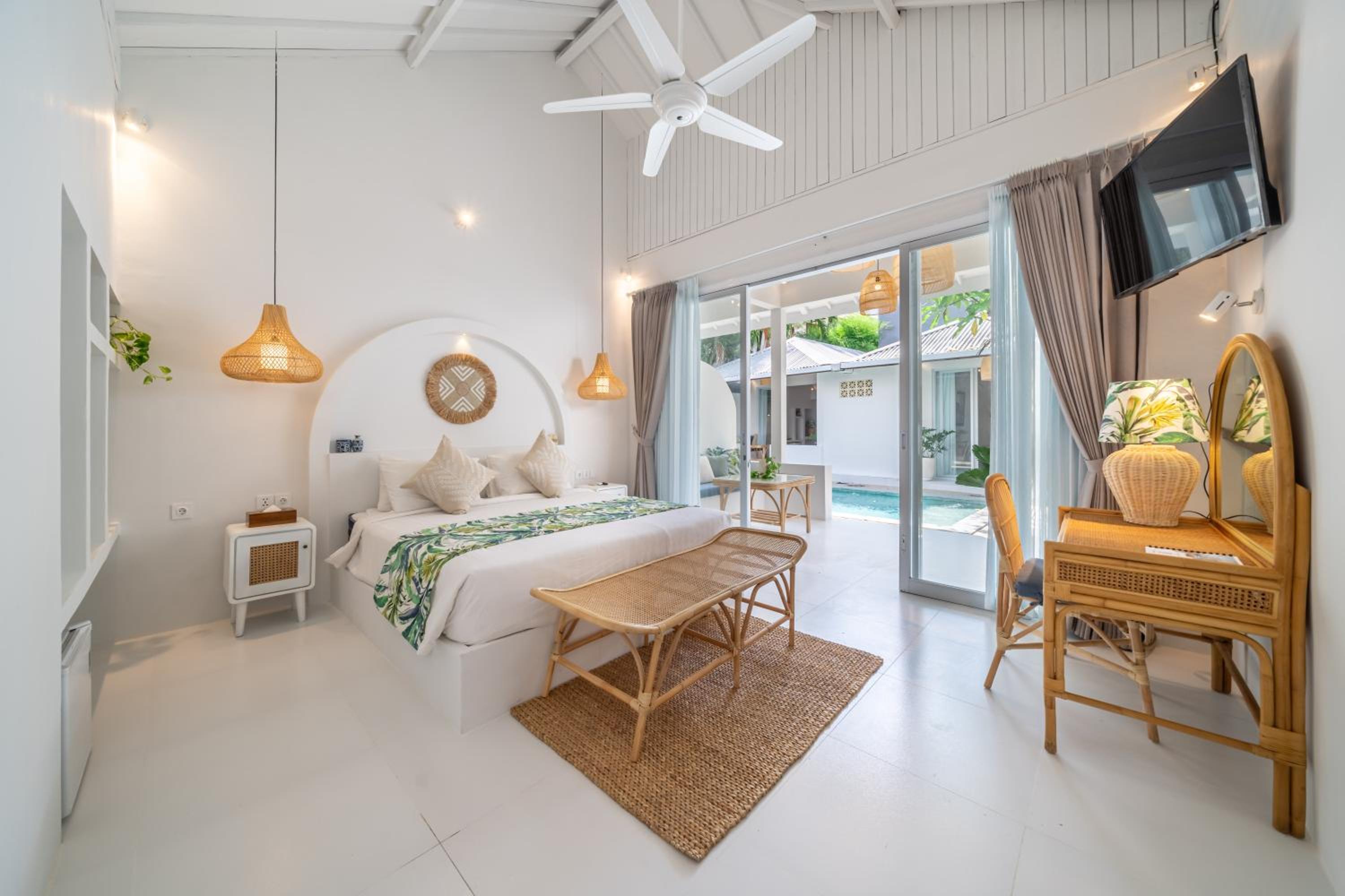 The Hepburn Seminyak ADULTS ONLY Chic Boutique Room with Pool 900m Walk to Beach