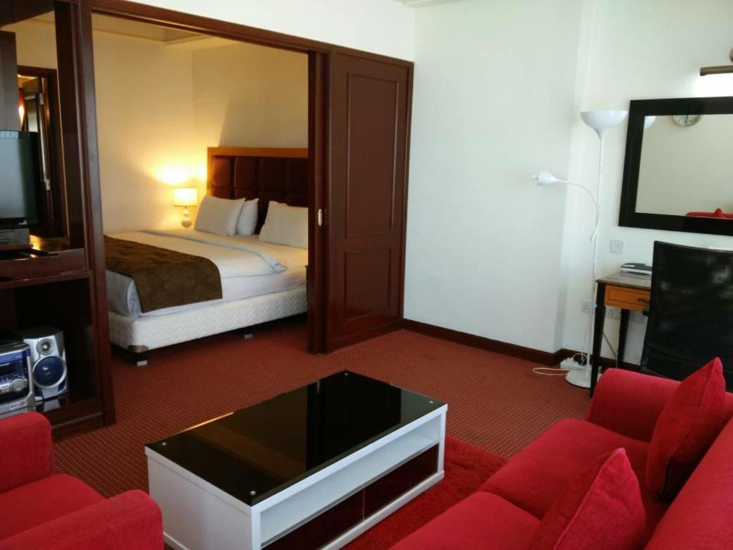 Nice World Service Suite at Times Square Kula Lumpur