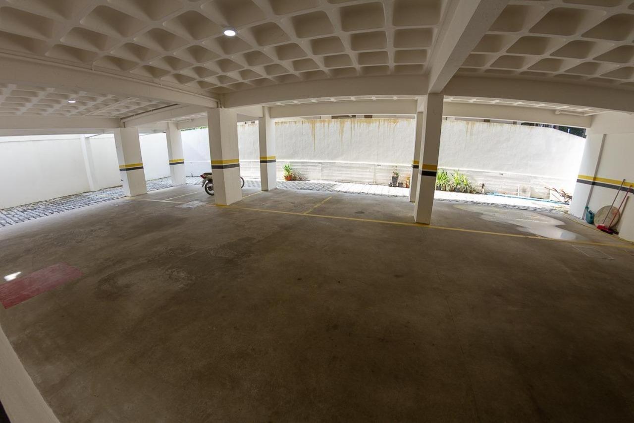 Apartamento com Piscina