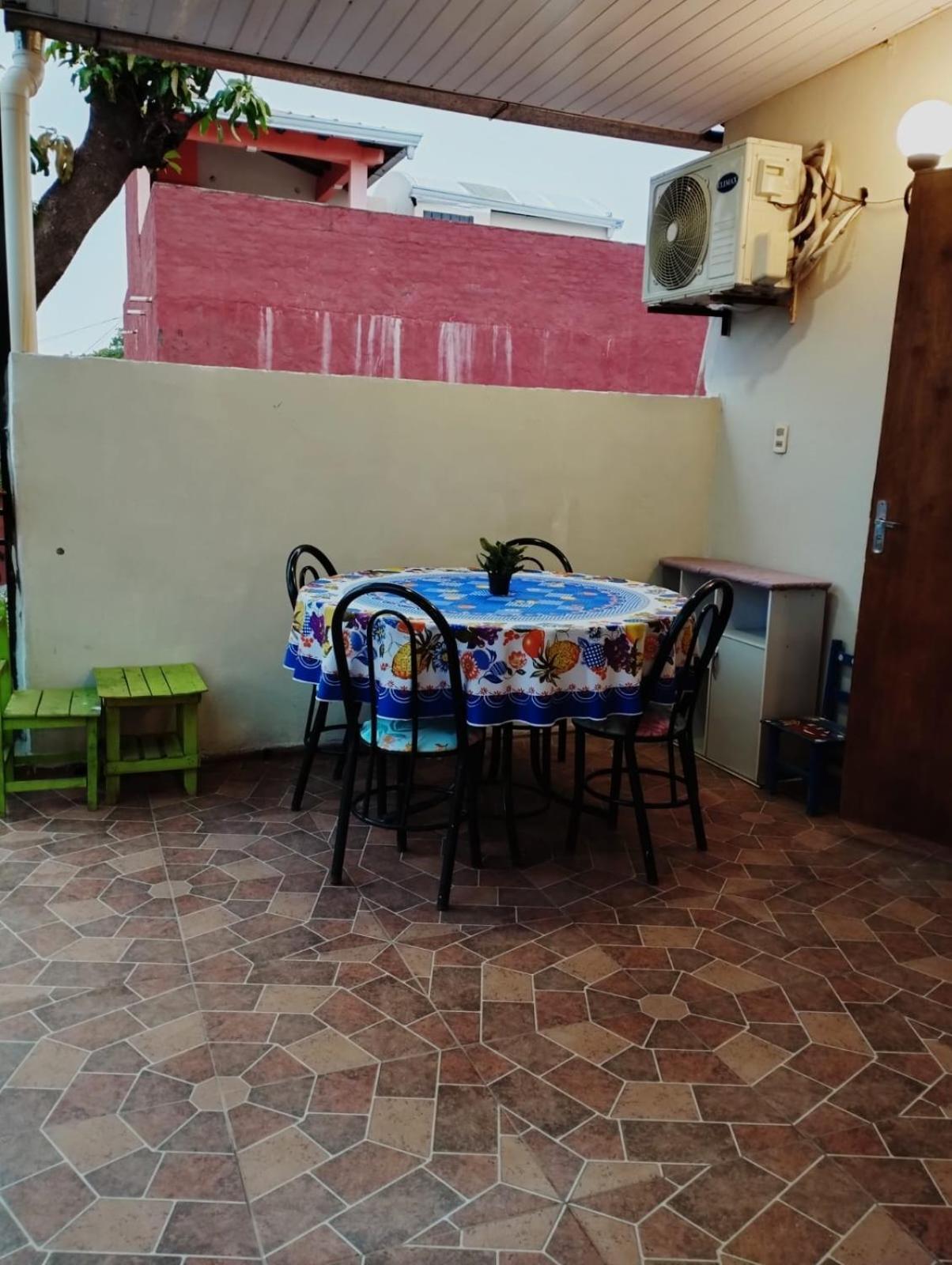 Mi Hábitat Dormitorios con Sala Cocina Comedor y Quincho