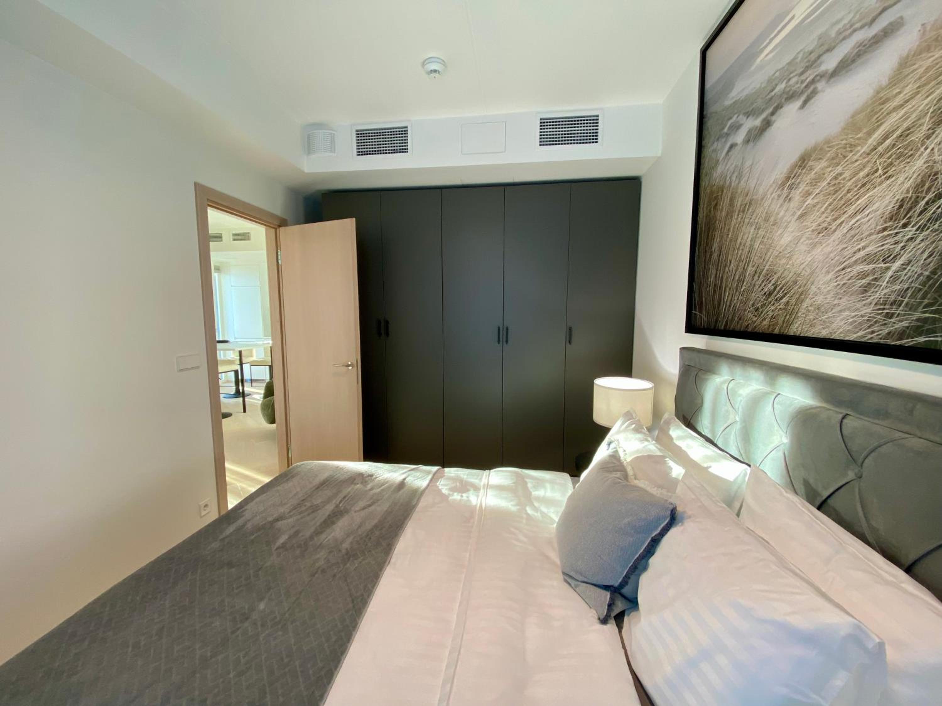Vektor Premium Apartment with Rooftop Garden & Free Parking