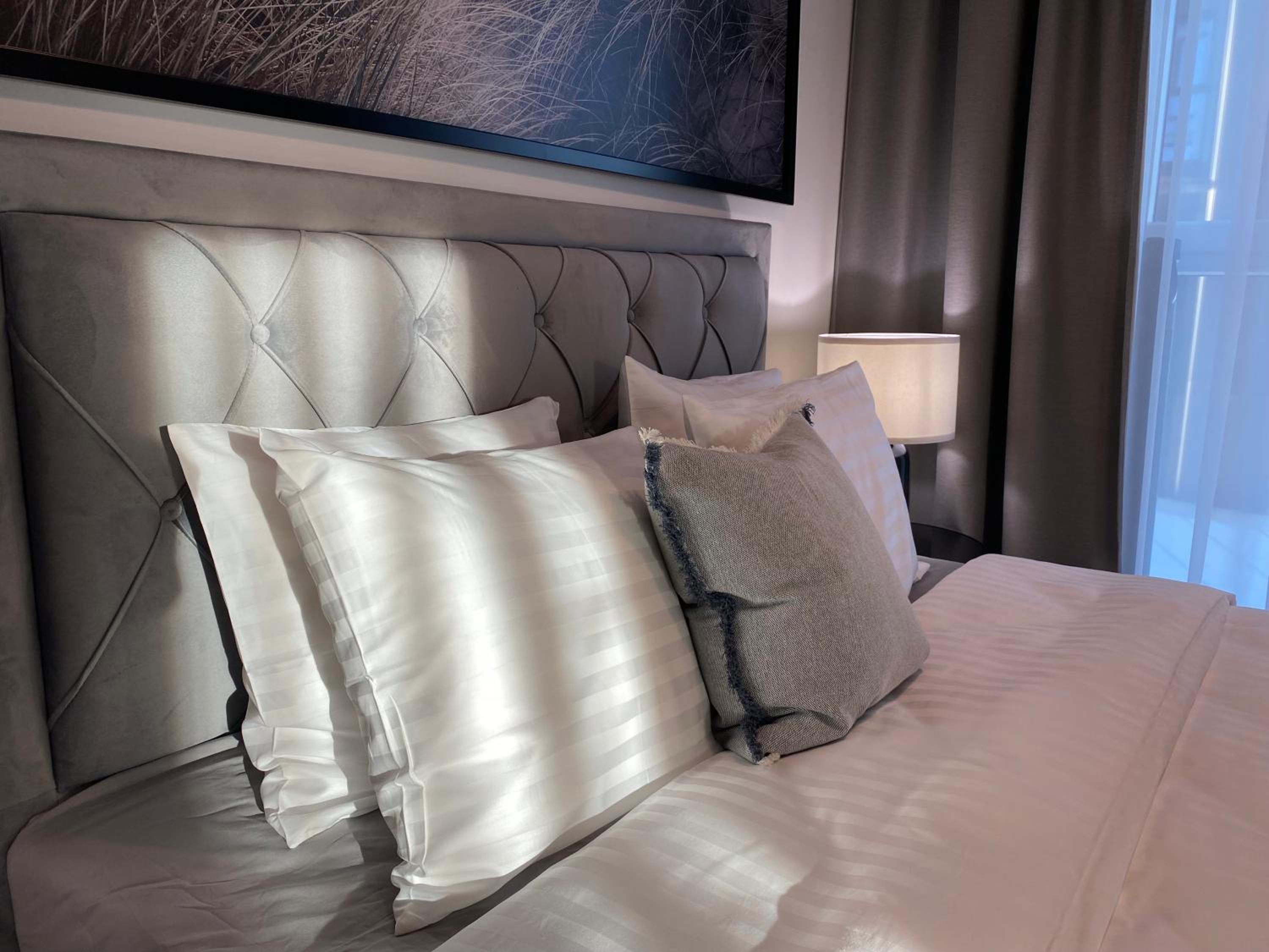 Vektor Premium Apartment with Rooftop Garden & Free Parking