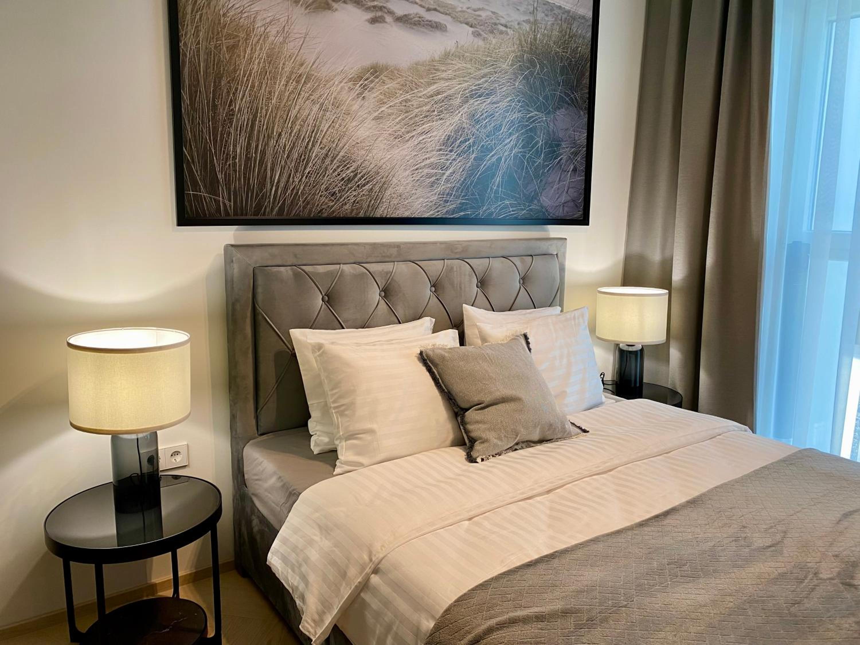 Vektor Premium Apartment with Rooftop Garden & Free Parking