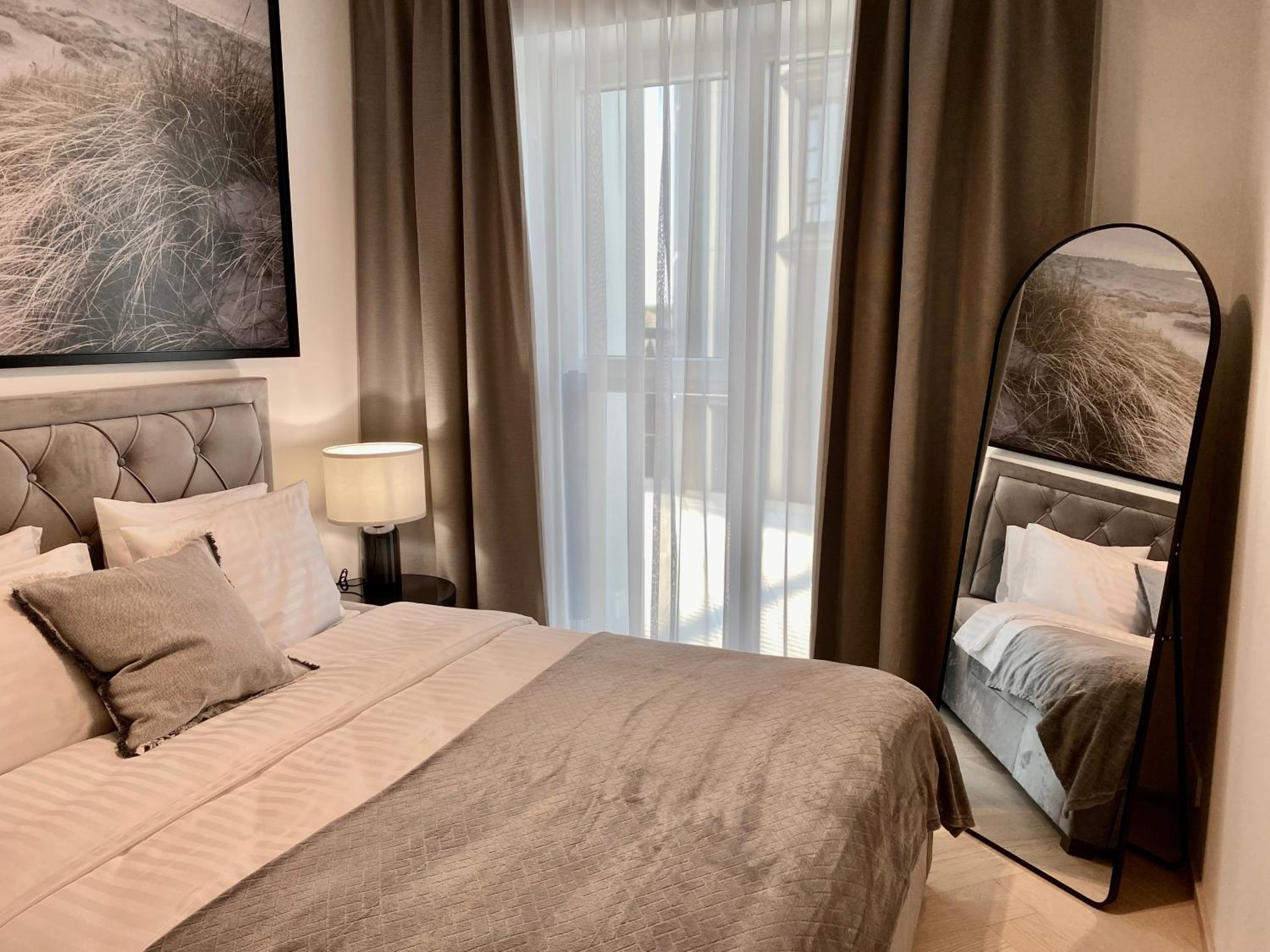 Vektor Premium Apartment with Rooftop Garden & Free Parking