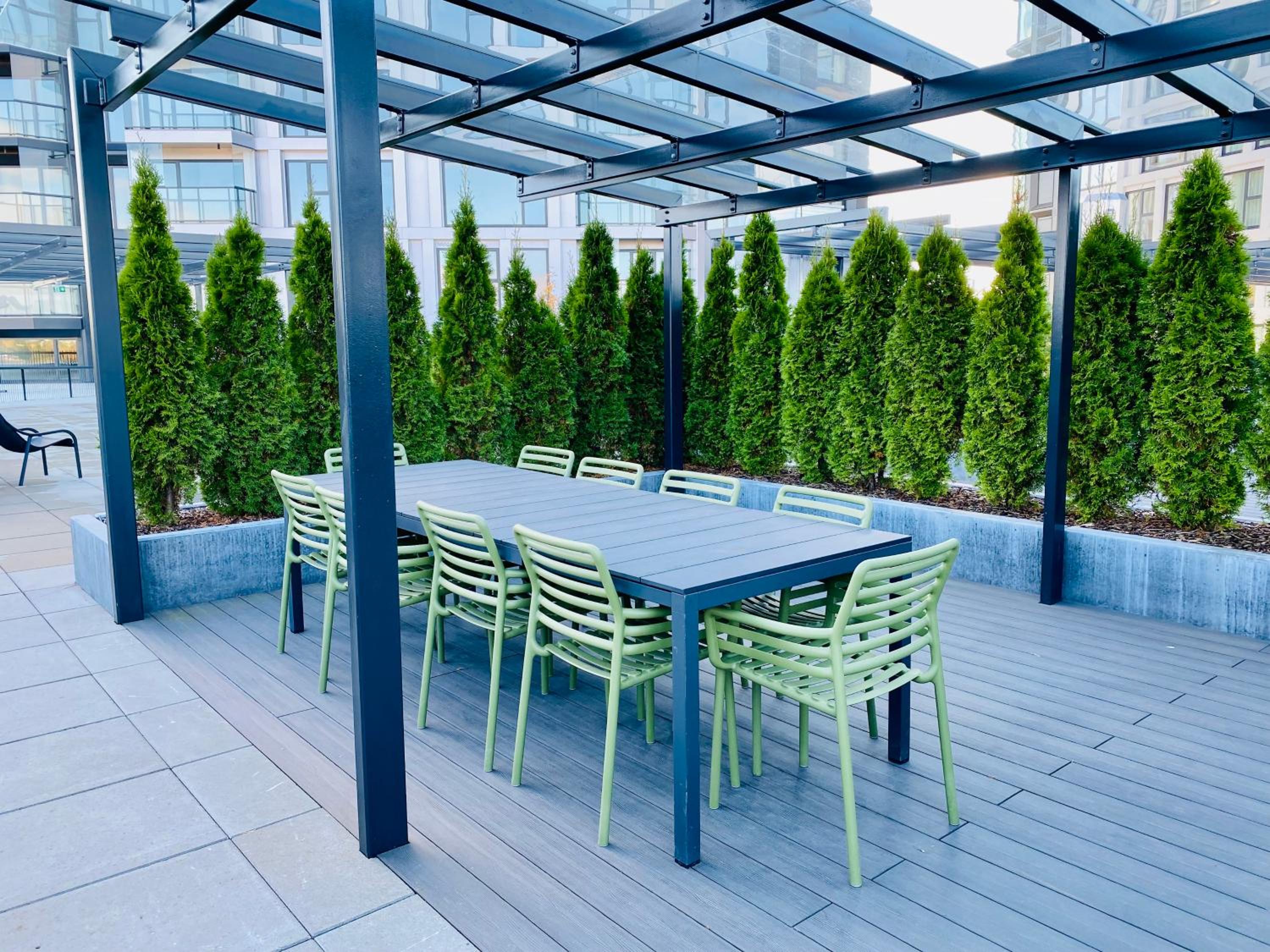 Vektor Premium Apartment with Rooftop Garden & Free Parking