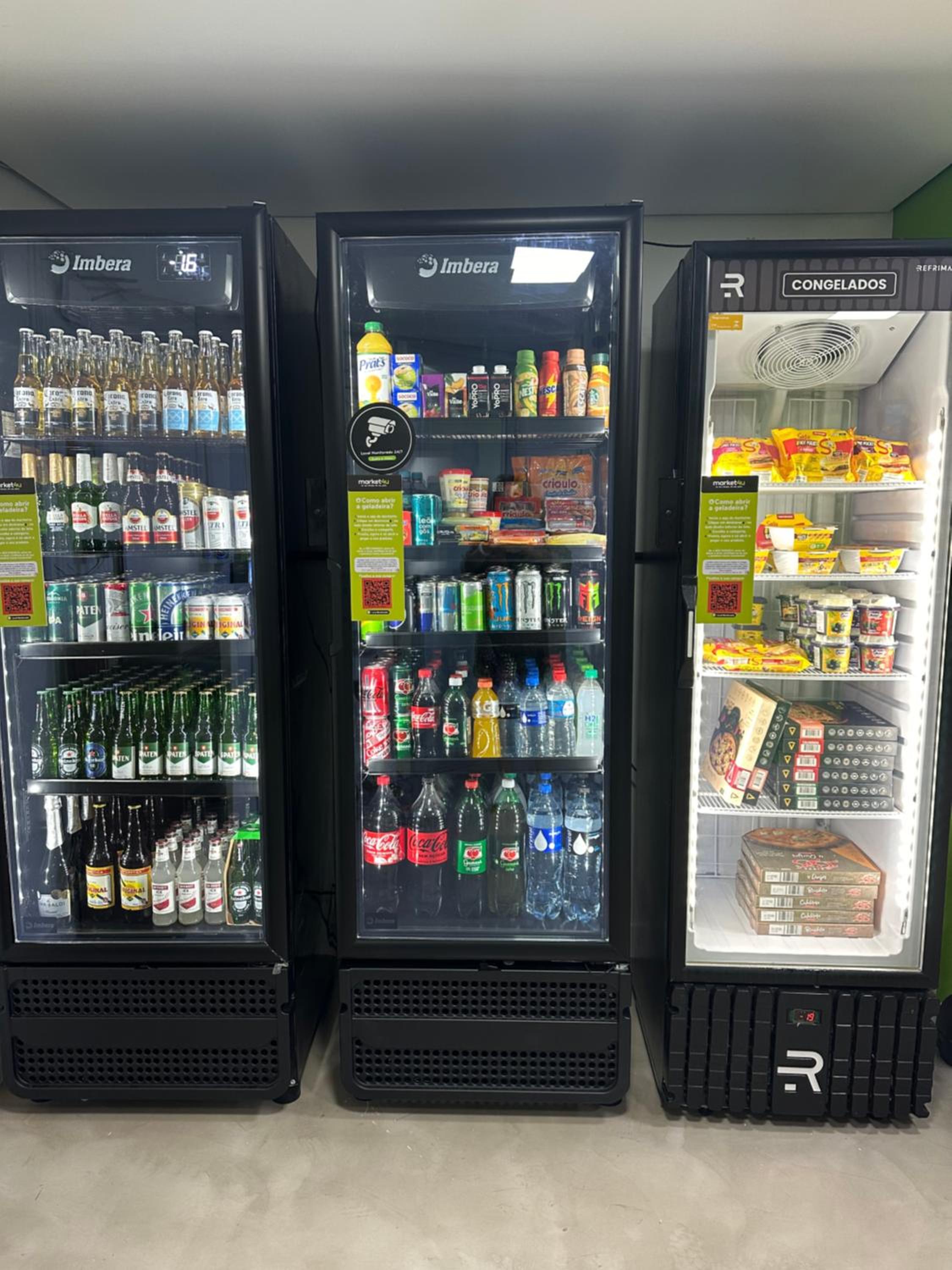 Apê BC Ótima localização 4min a pé da Praia Garagem Home Office para 4 com Ar-condicionado Portaria 24h