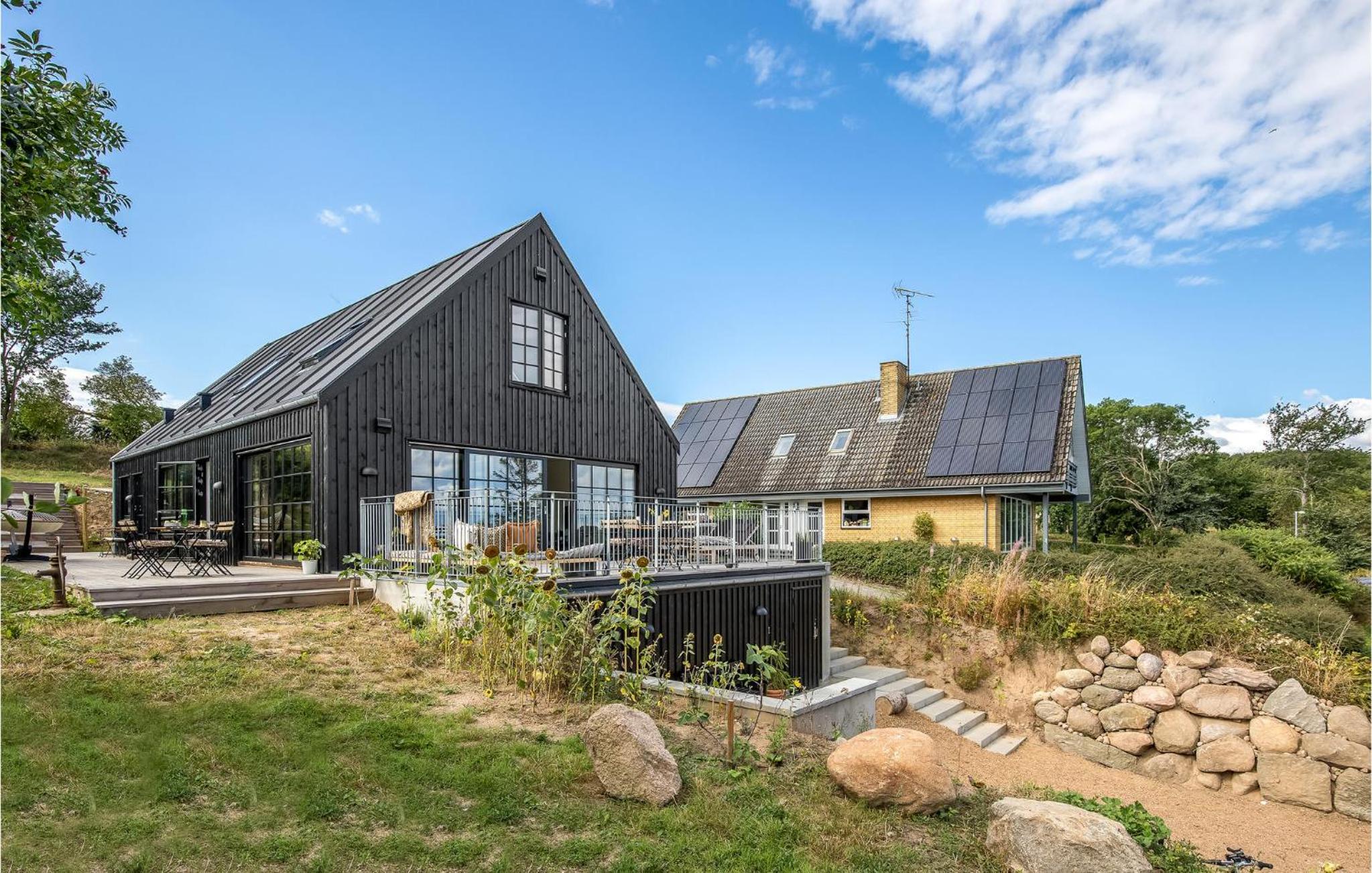 Awesome Home In Svaneke With Kitchen