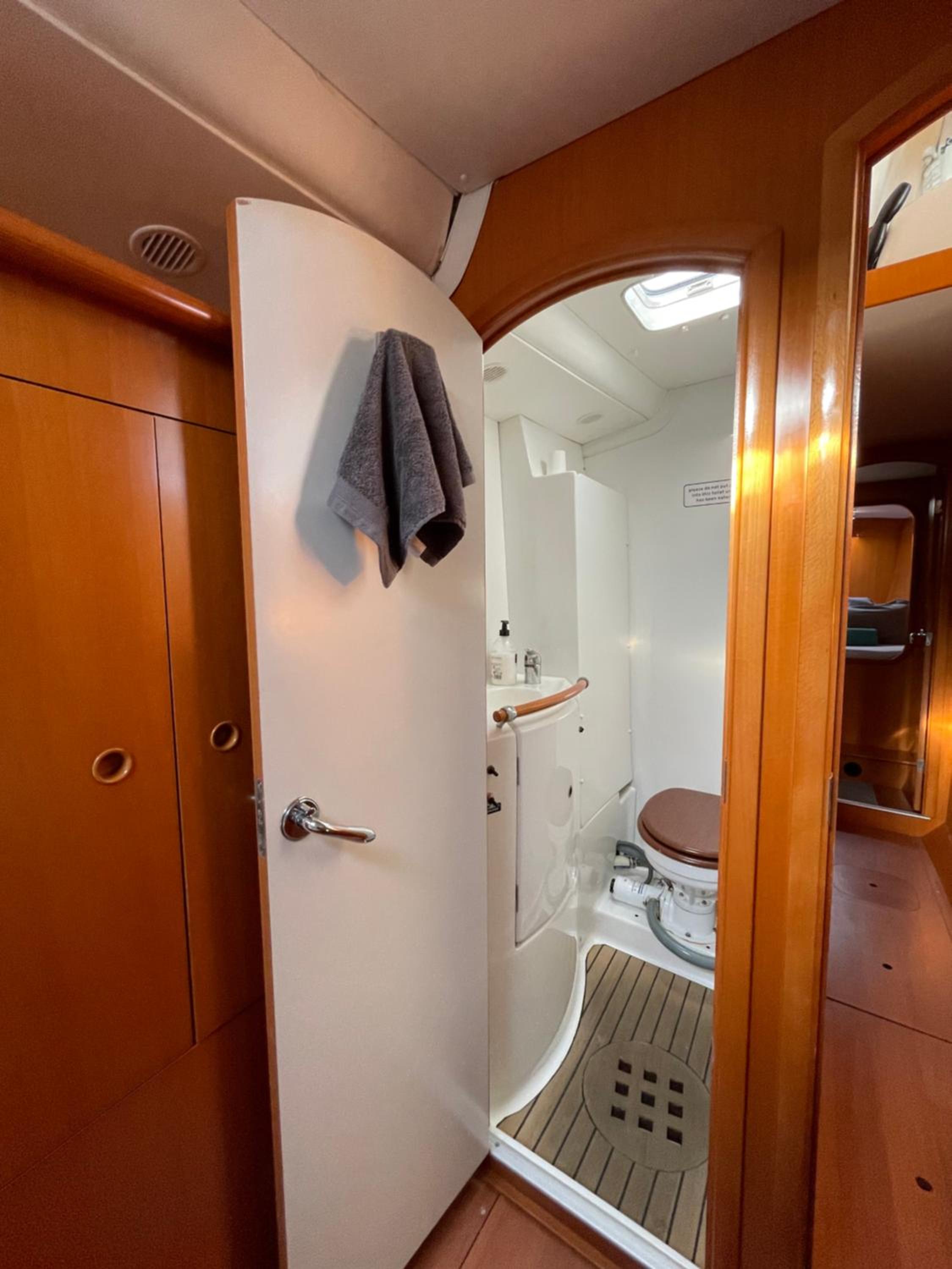 Catamaran Orion photo 4