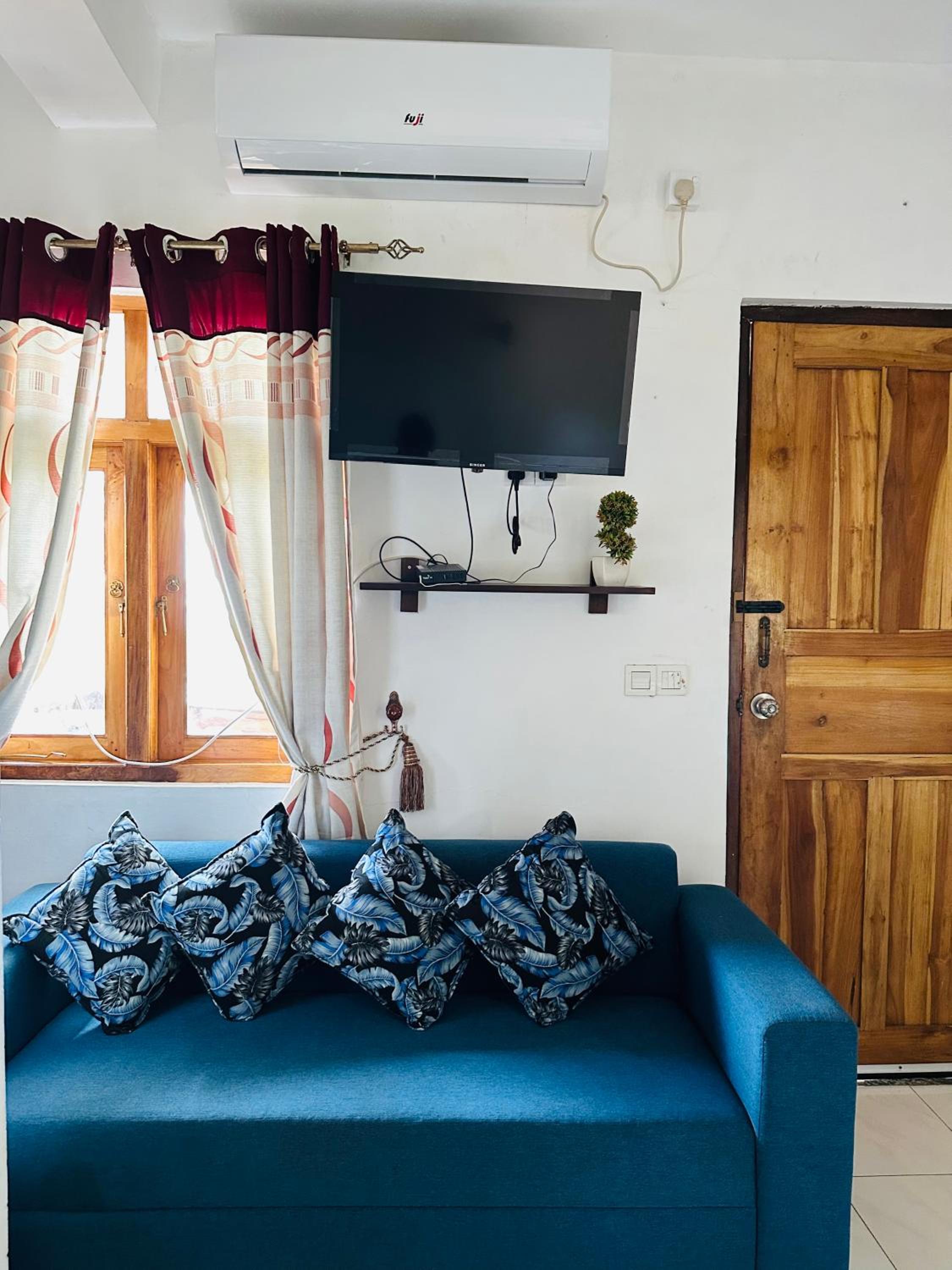 Rock View Hostel Ella view 2