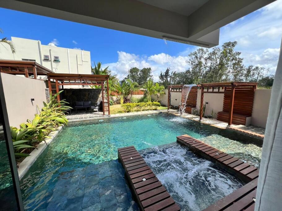 Hotel Villa Cookie le Coquin, 3 chambre au centre de Grand Baie, jacuzzi - Image 1