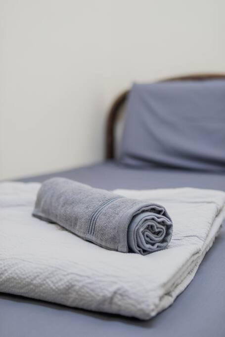 Comfy Family 4BR Terrace House 9 Pax with Free Netflix & WiFi photo 3