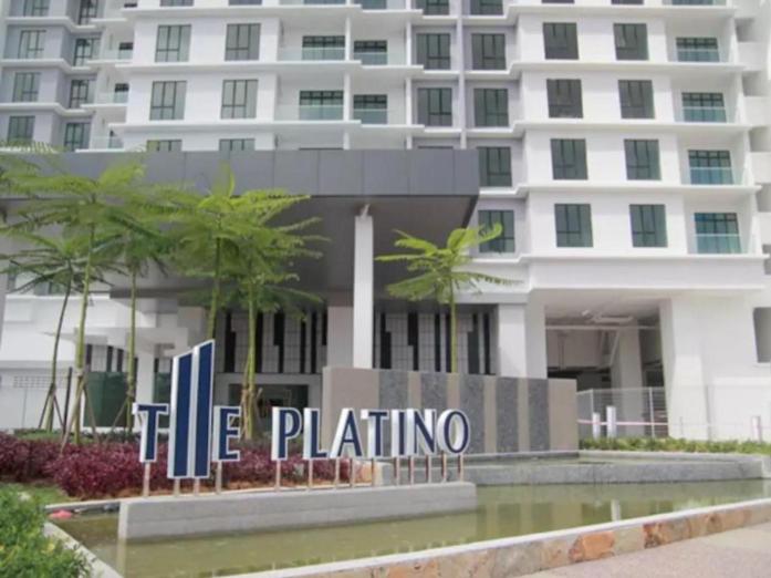 PLATINO, Huge Family 3BR Suite, Few steps to Paradigm Mall & Escape JB