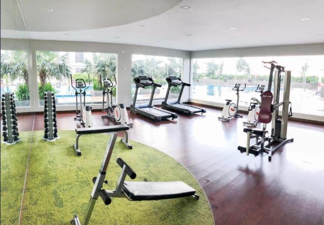PLATINO, Huge Family 3BR Suite, Few steps to Paradigm Mall & Escape JB