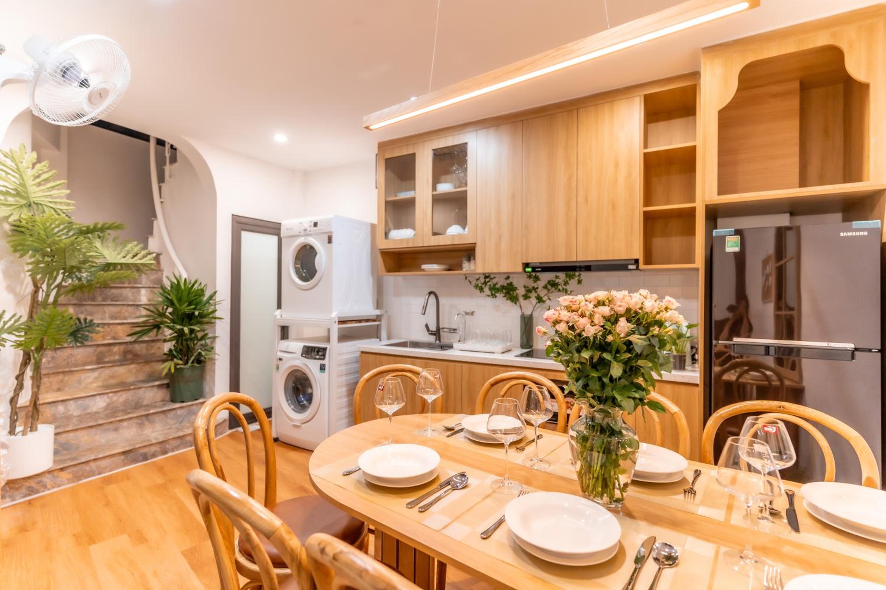 Minimal 4private bedrooms FREE washer&dryer Urban quarter Hanoi Stair only