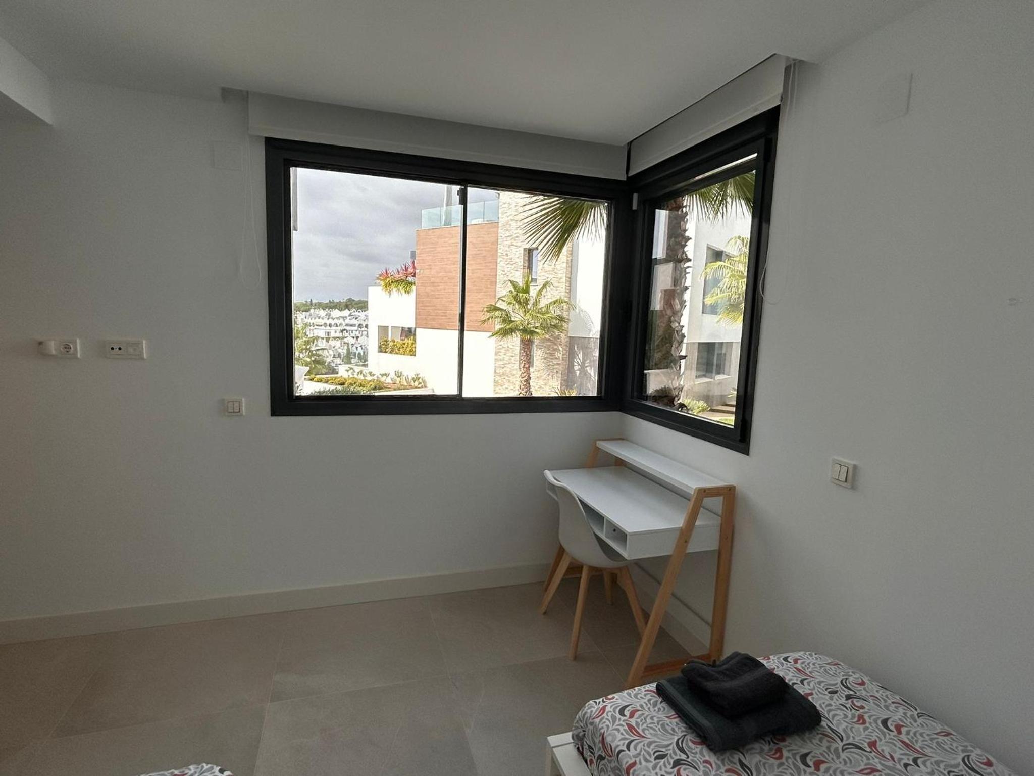 Modern garden apartment by Cabopino golf photo 3