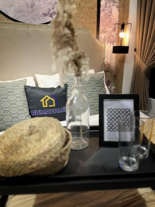 Modern Art 2BR Agile Bukit Bintang by RumaBnB