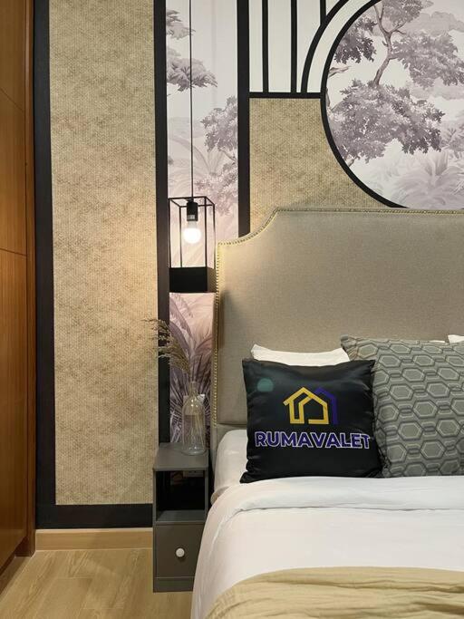 Modern Art 2BR Agile Bukit Bintang by RumaBnB