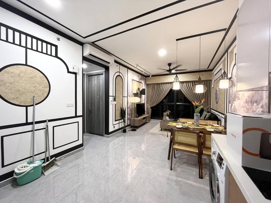 Modern Art 2BR Agile Bukit Bintang by RumaBnB
