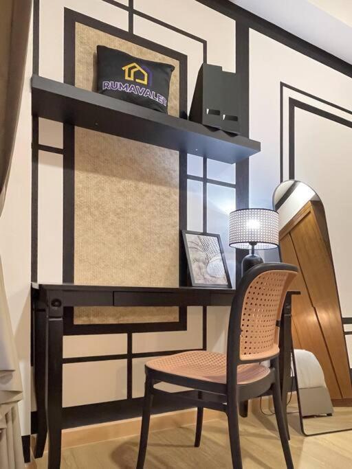 Modern Art 2BR Agile Bukit Bintang by RumaBnB