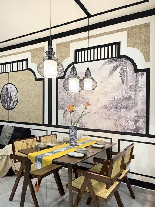 Modern Art 2BR Agile Bukit Bintang by RumaBnB