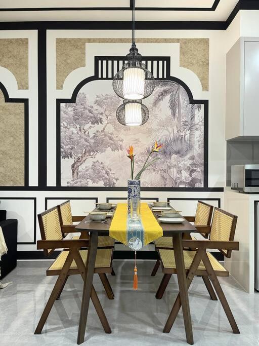 Modern Art 2BR Agile Bukit Bintang by RumaBnB