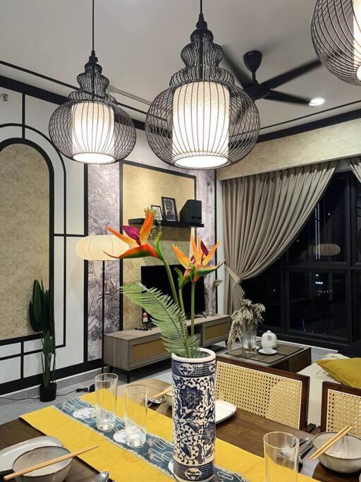 Modern Art 2BR Agile Bukit Bintang by RumaBnB