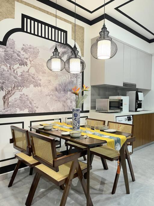 Modern Art 2BR Agile Bukit Bintang by RumaBnB
