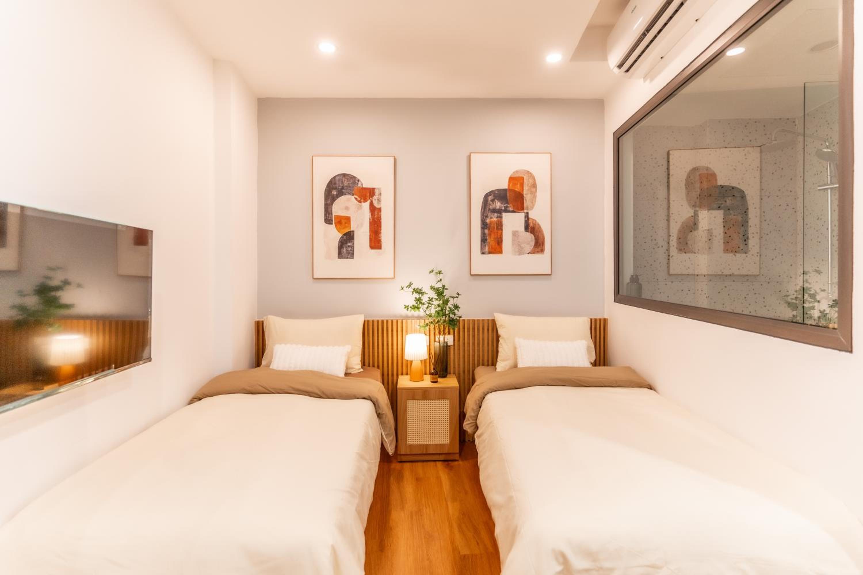 Minimal 4private bedrooms FREE washer&dryer Urban quarter Hanoi Stair only