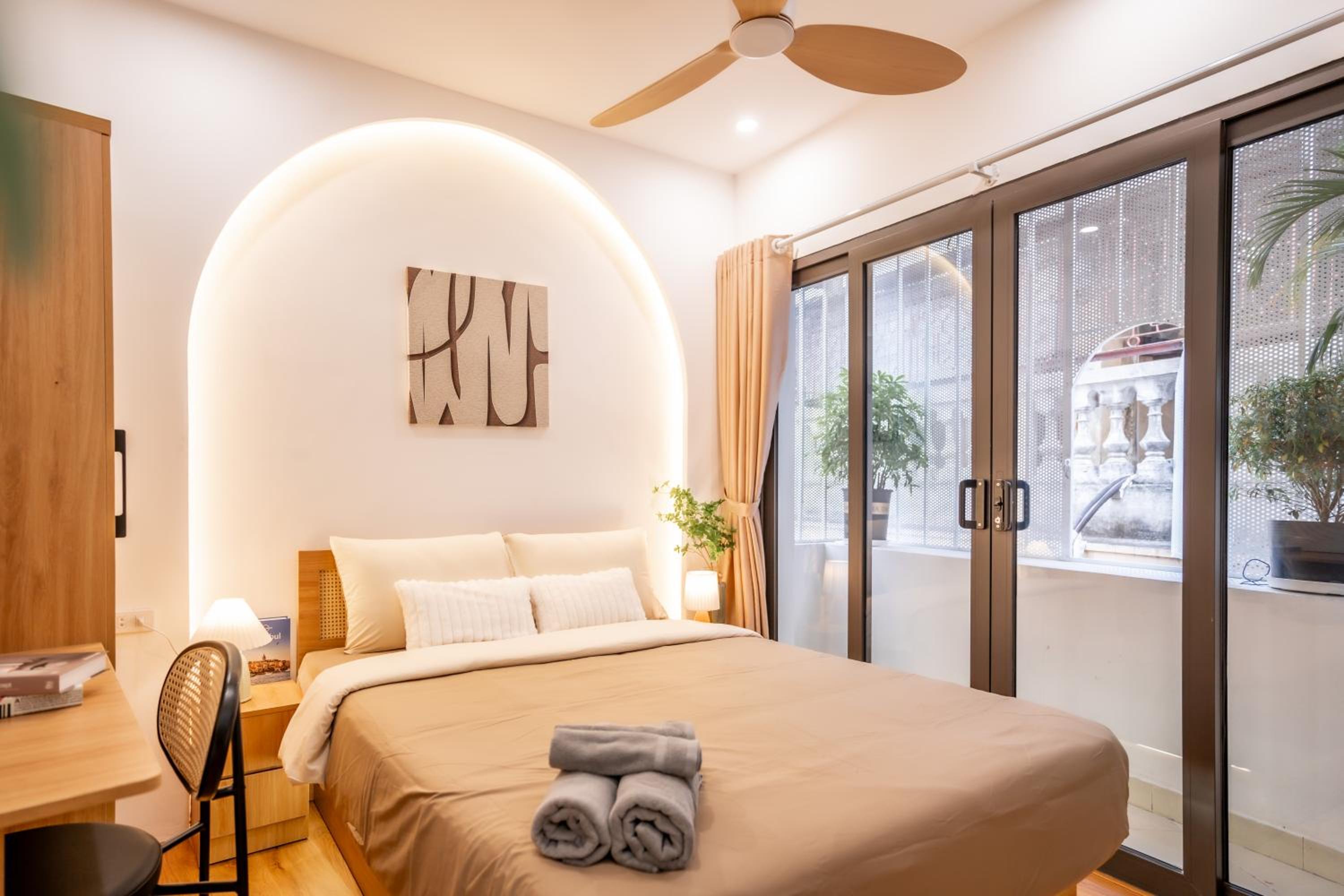 Minimal 4private bedrooms FREE washer&dryer Urban quarter Hanoi Stair only