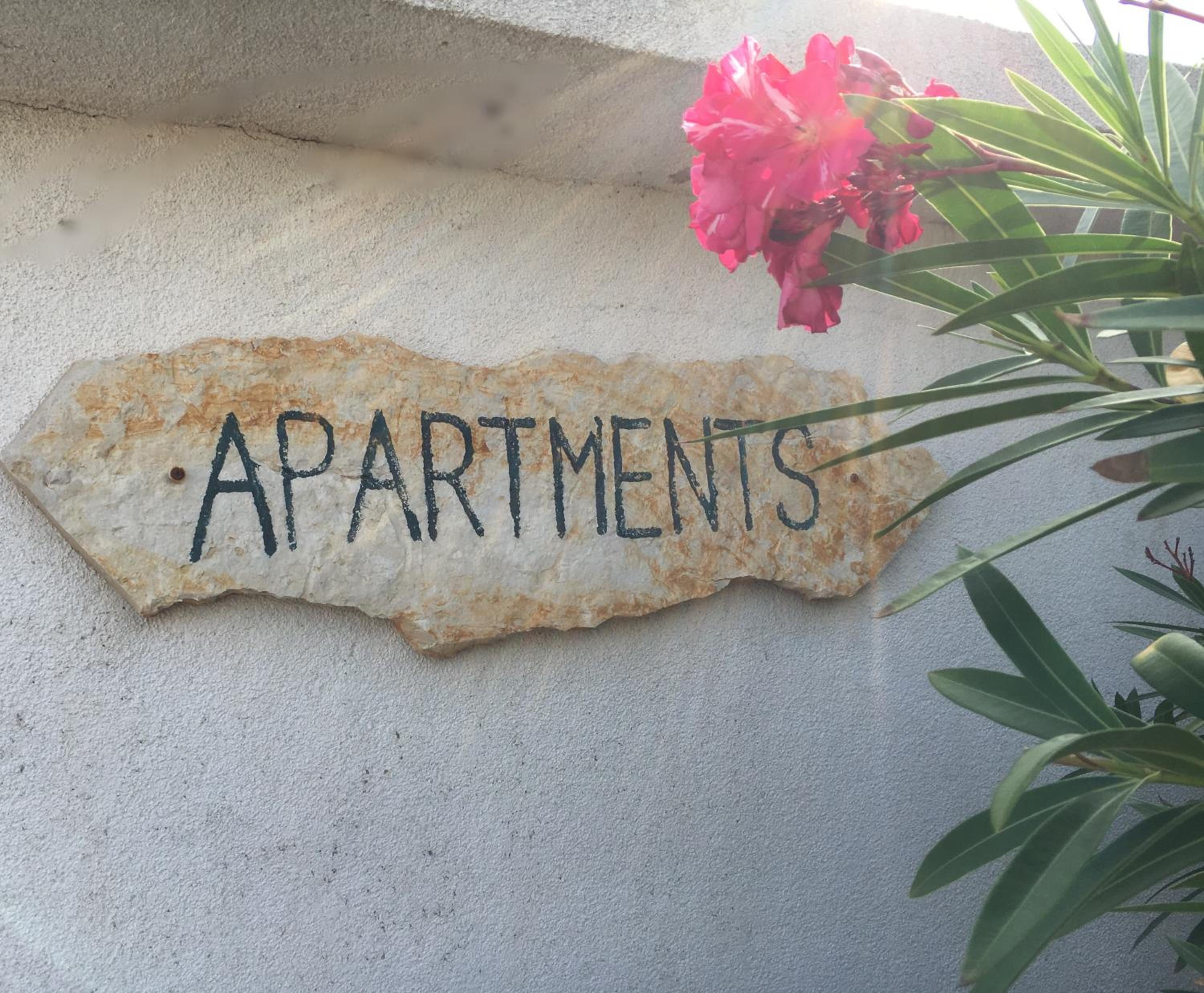 Apartments Jakišnica