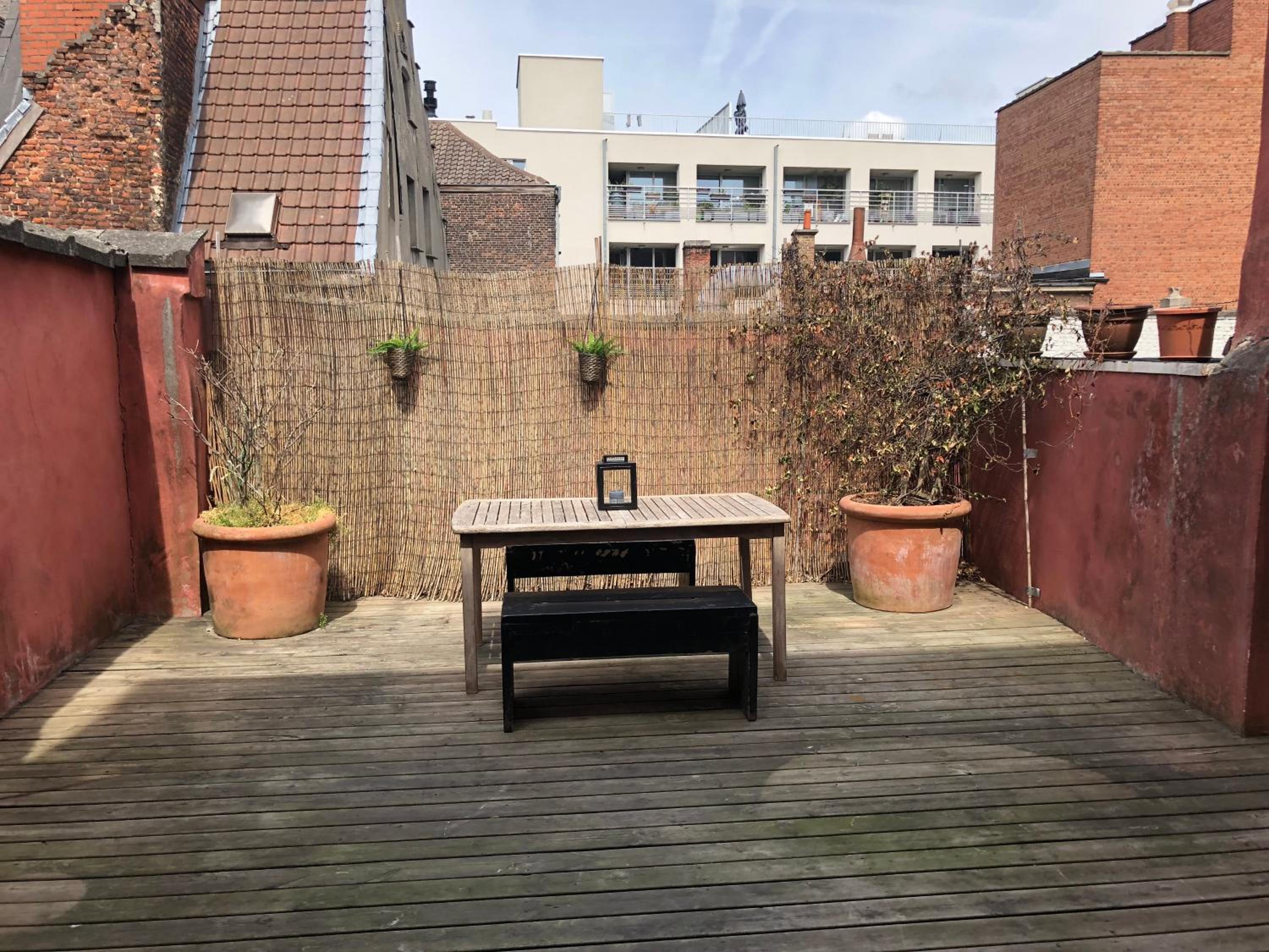 Spacious duplex with terrace in the middle of the center