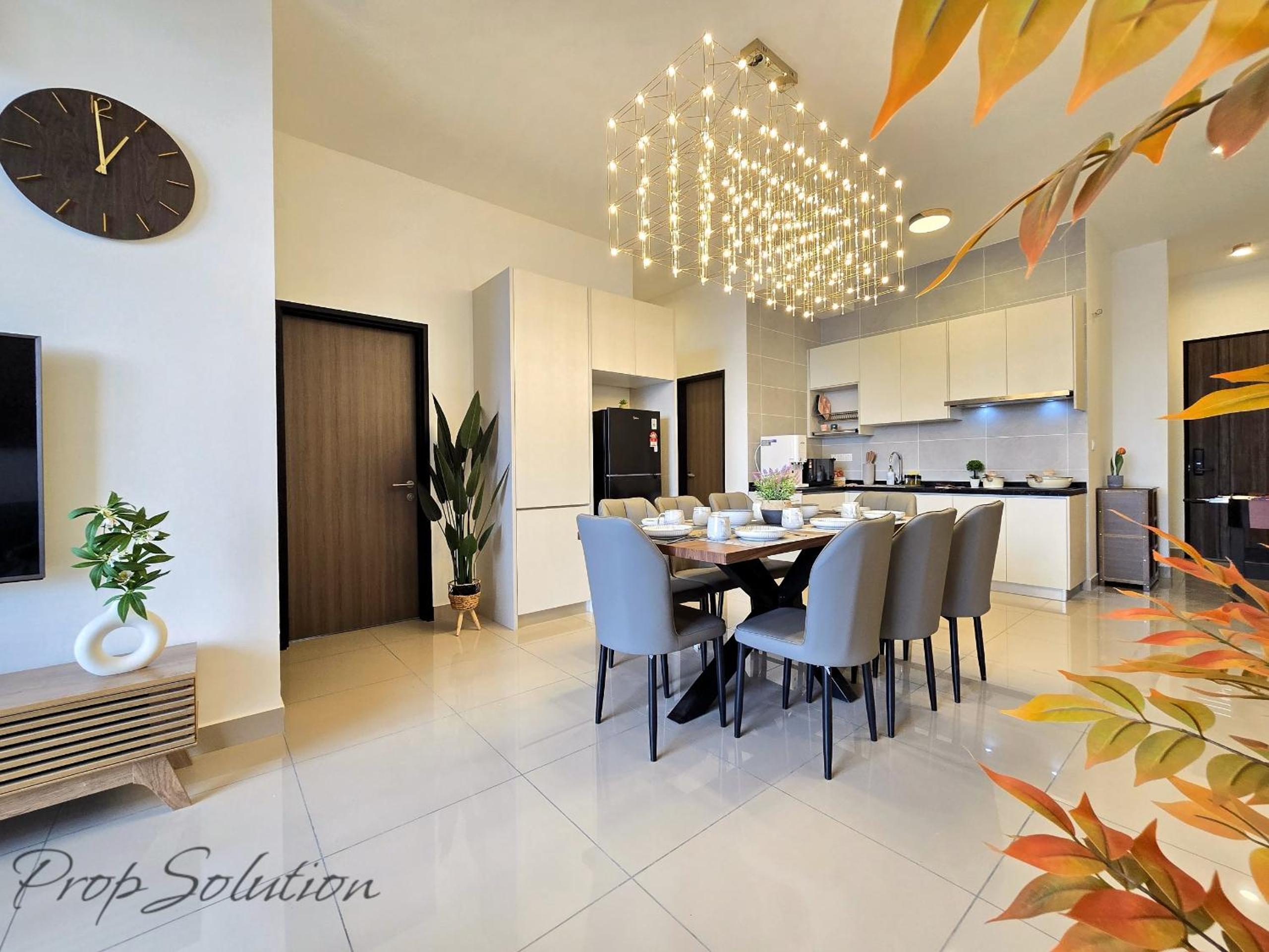 Cozy Central City 4BR Suite near JB CIQ 12Pax
