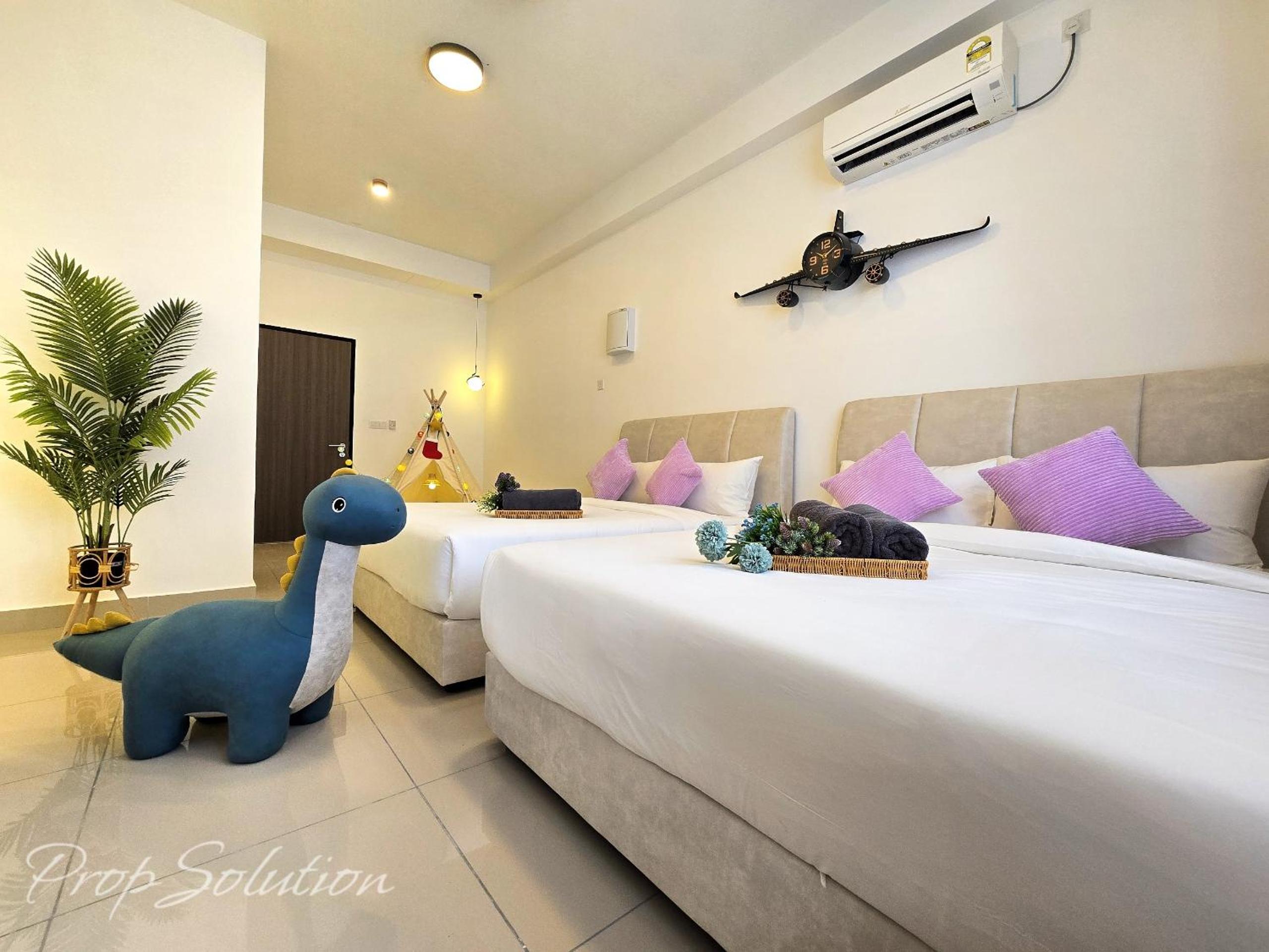 Cozy Central City 4BR Suite near JB CIQ 12Pax