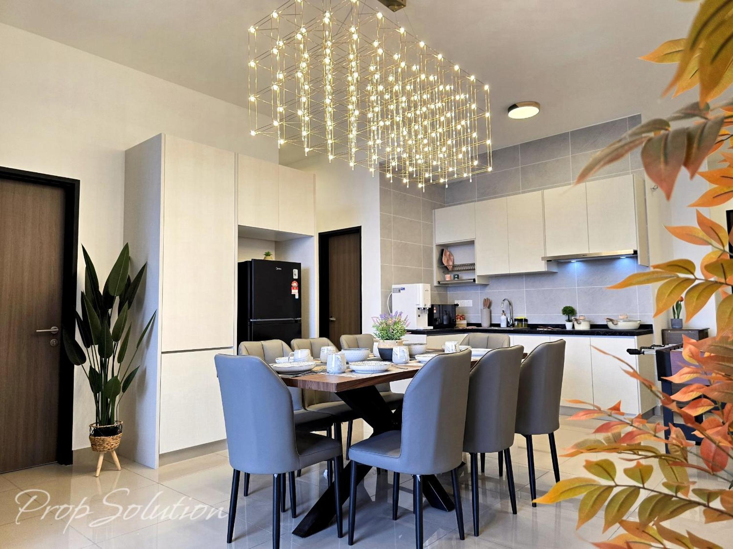 Cozy Central City 4BR Suite near JB CIQ 12Pax