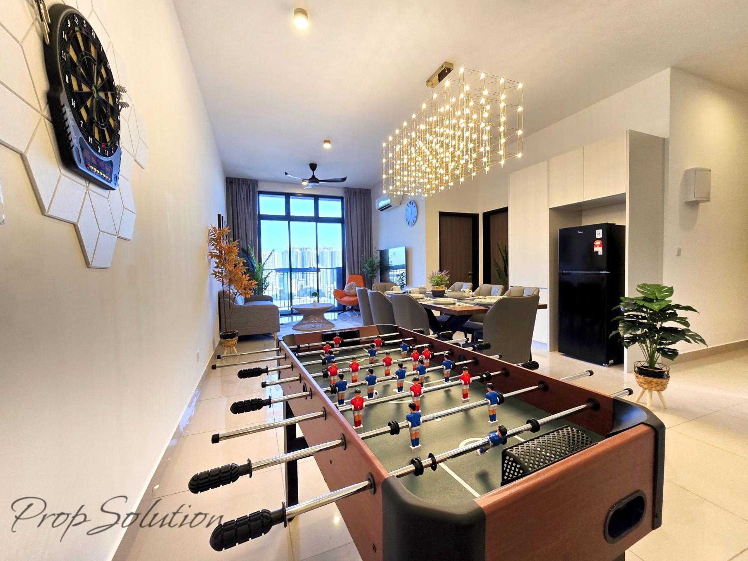 Cozy Central City 4BR Suite near JB CIQ 12Pax