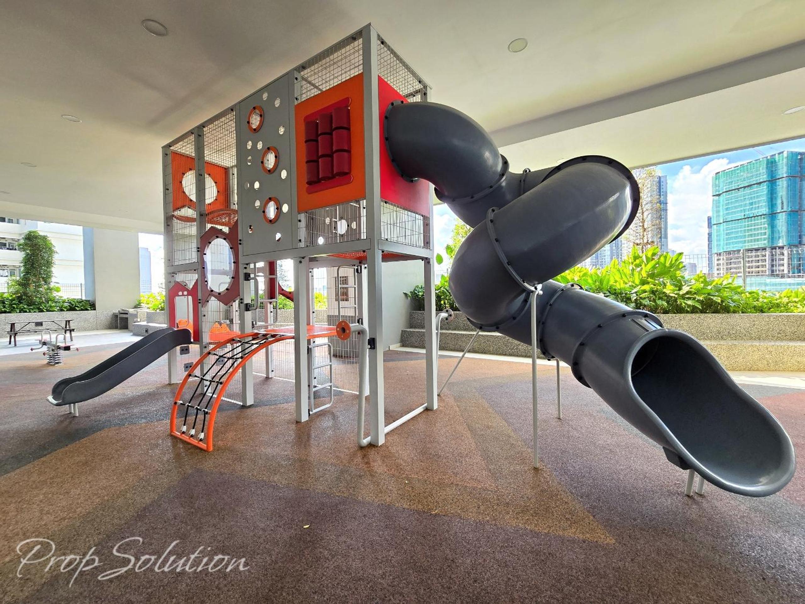 Cozy Central City 4BR Suite near JB CIQ 12Pax