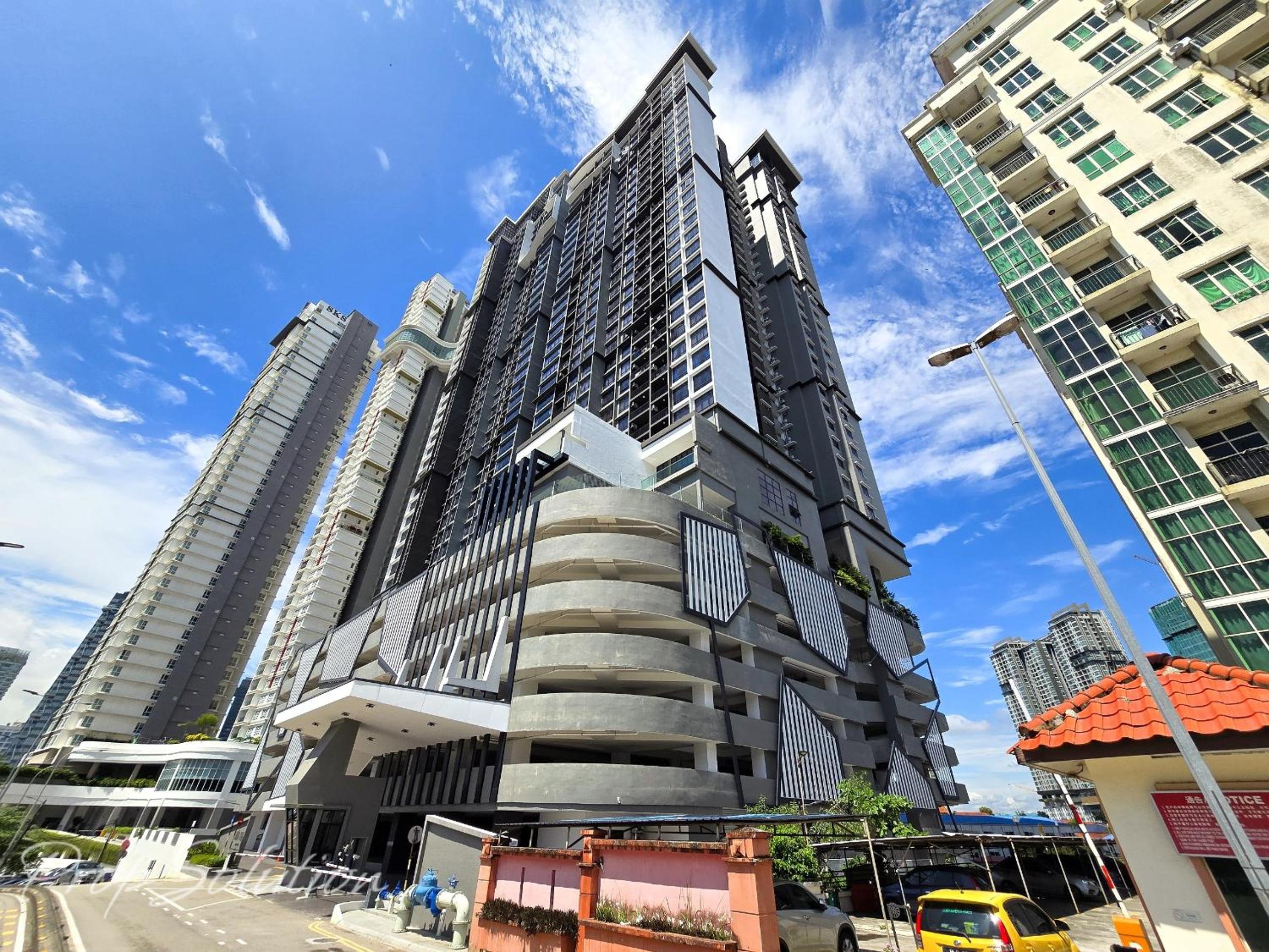 Cozy Central City 4BR Suite near JB CIQ 12Pax