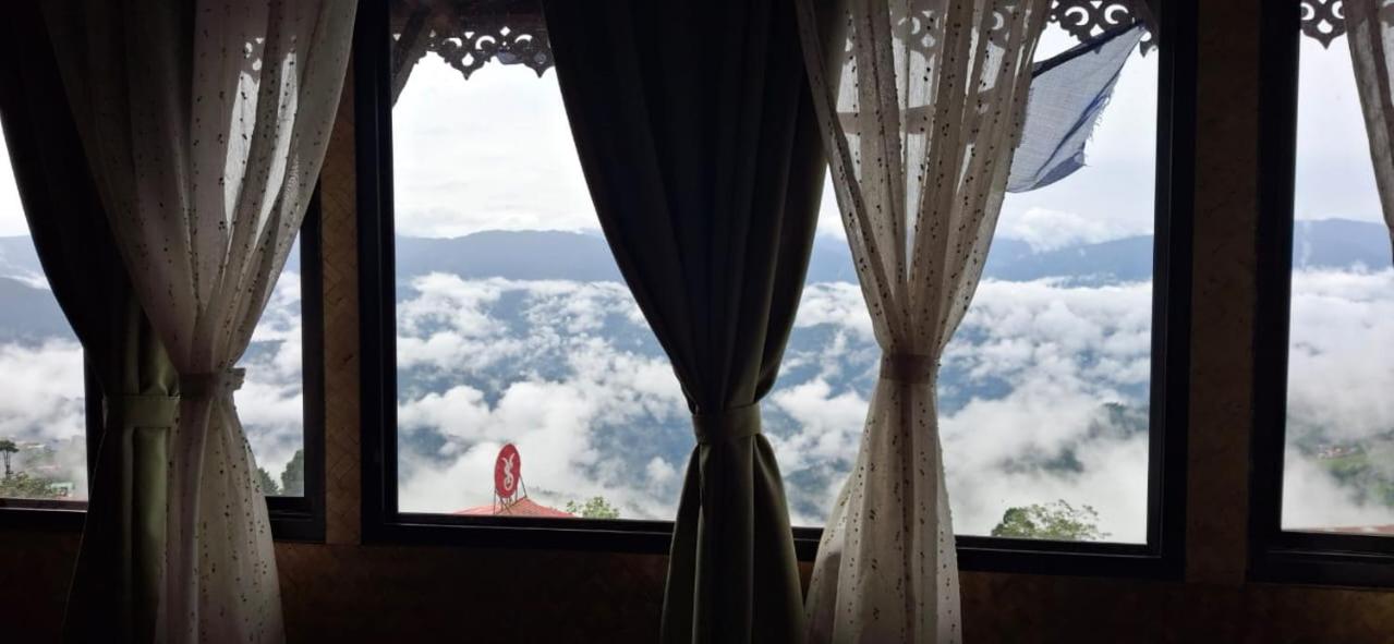 Monratino Himadrie -2 mins walk from Mall Road - All rooms have Kanchenjunga Mountain View view 5