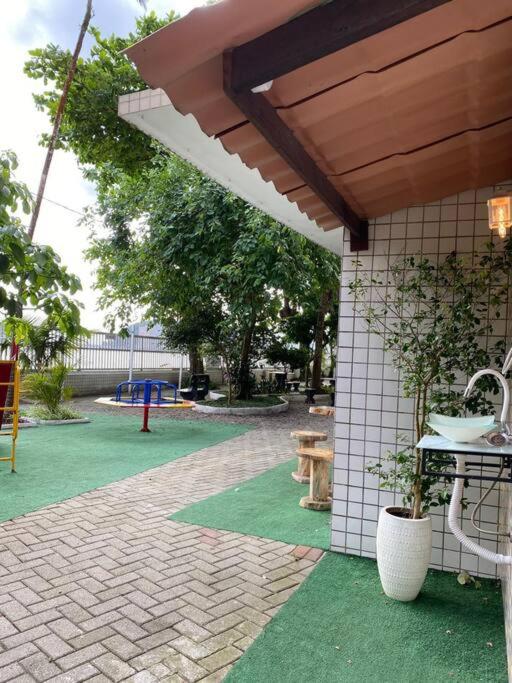 Apartamento em São Vicente Pé na areia