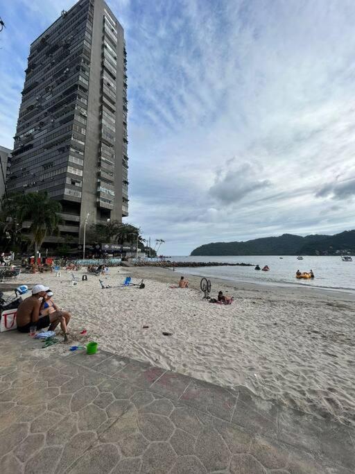Apartamento em São Vicente Pé na areia