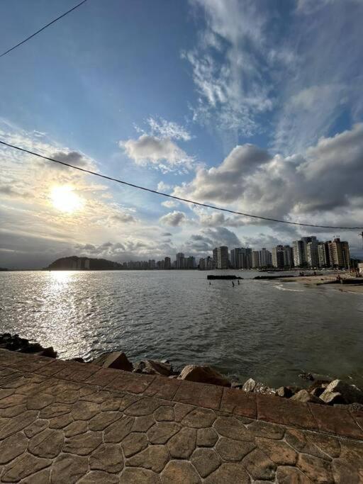 Apartamento em São Vicente Pé na areia