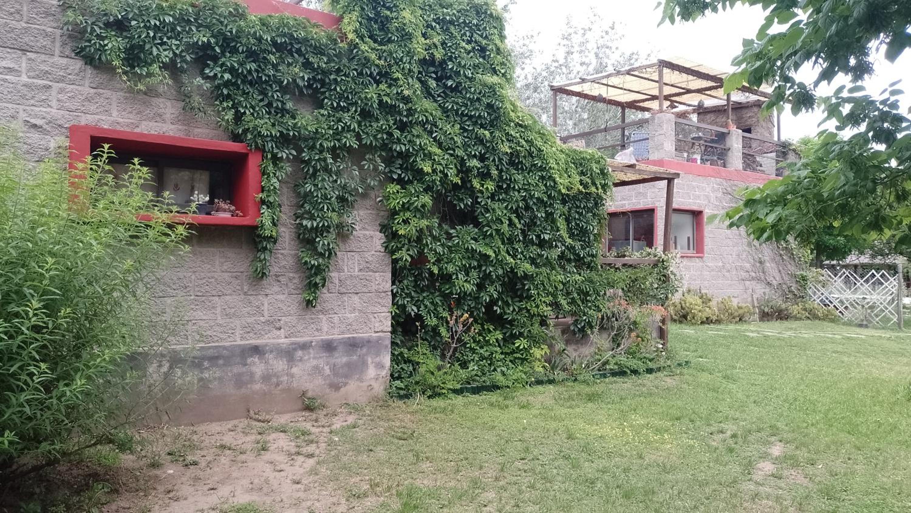 La Brújula Hostel y Club Social